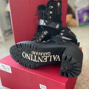 Valentino Trekkgirl Shearling Lined Lace Up Combat Ankle Boots Size 39